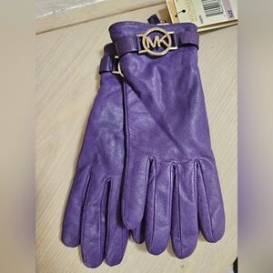 MICHAEL KORS PUR EGGPLANT GENUINE LEATHER GLOVES SIZE 6.5 GOLD LOGO  NWT